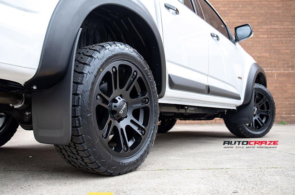 HOLDEN COLORADO HE904 SATIN BLACK